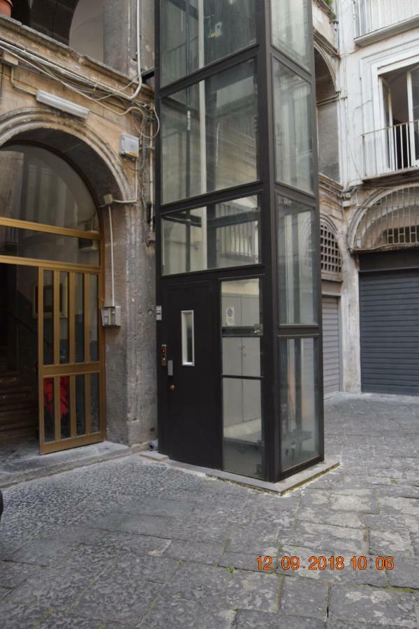 Domus San Biagio 14 Panzió Nápoly Kültér fotó