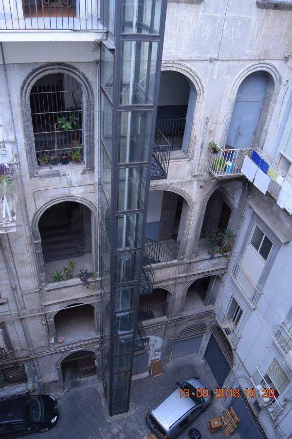 Domus San Biagio 14 Panzió Nápoly Kültér fotó