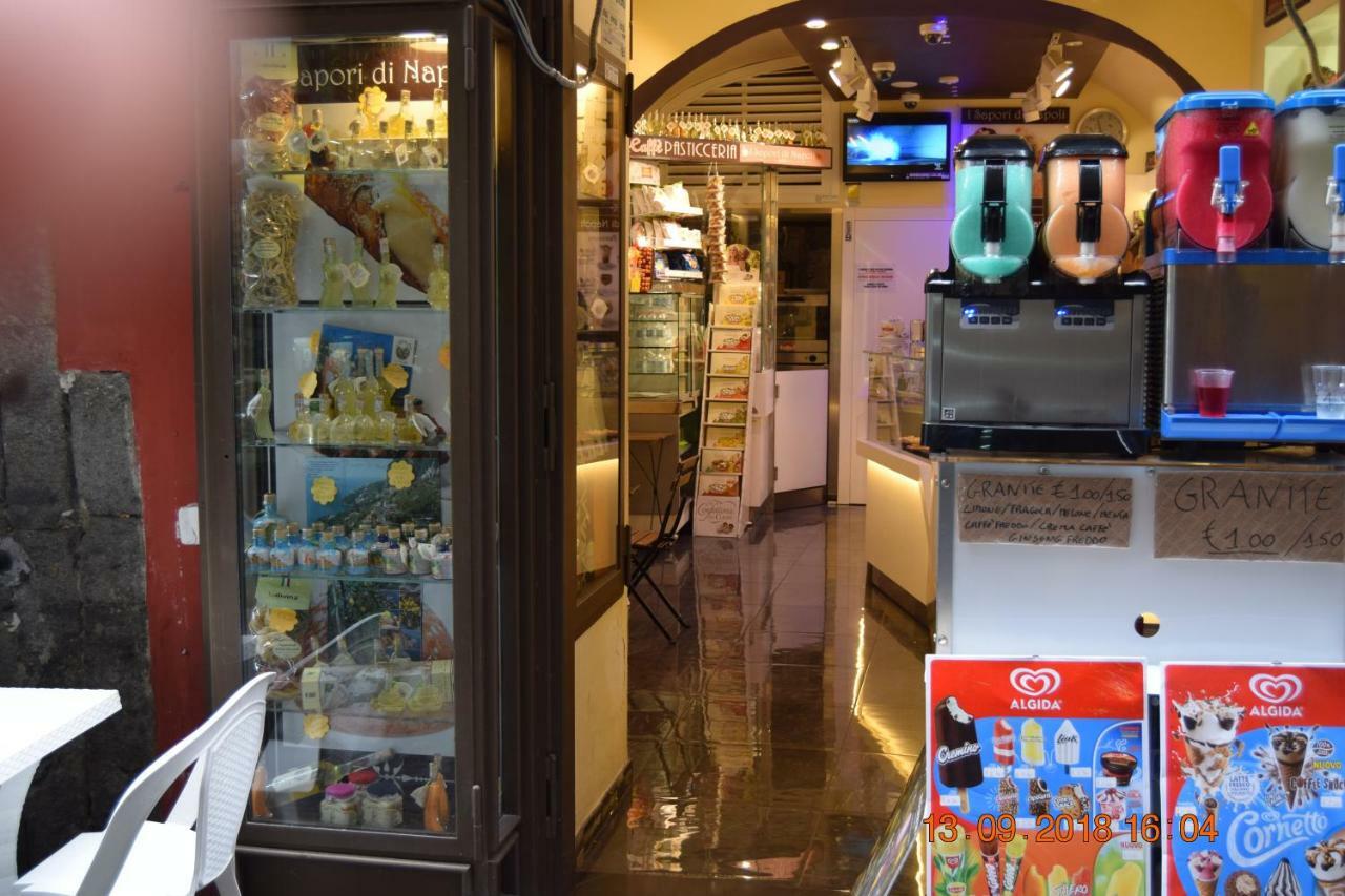 Domus San Biagio 14 Panzió Nápoly Kültér fotó